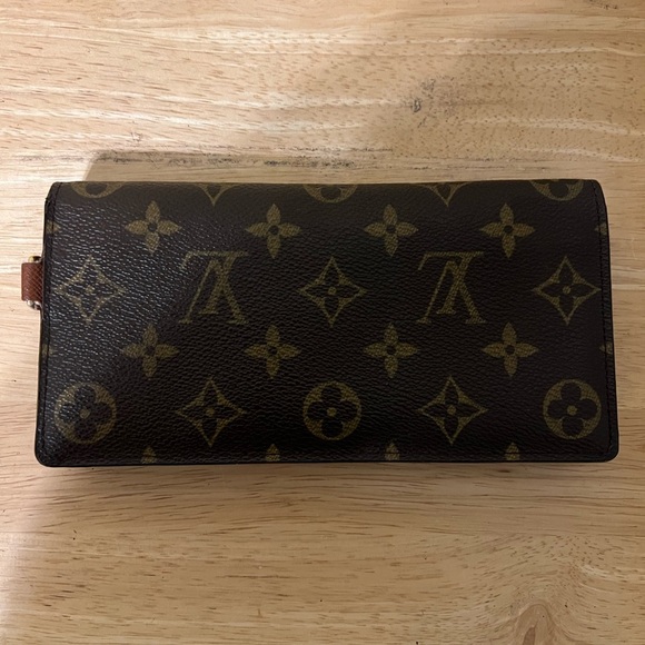 LV Accordion Long Bifold Wallet. - Picture 2 of 14